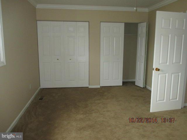 1045 Grovehill Road Baltimore, MD 21227 - Photo 18 of 27