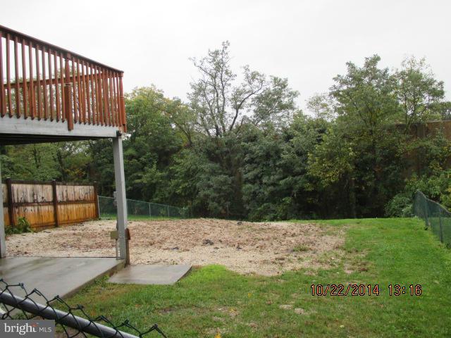 1045 Grovehill Road Baltimore, MD 21227 - Photo 26 of 27 a view of yard with small space