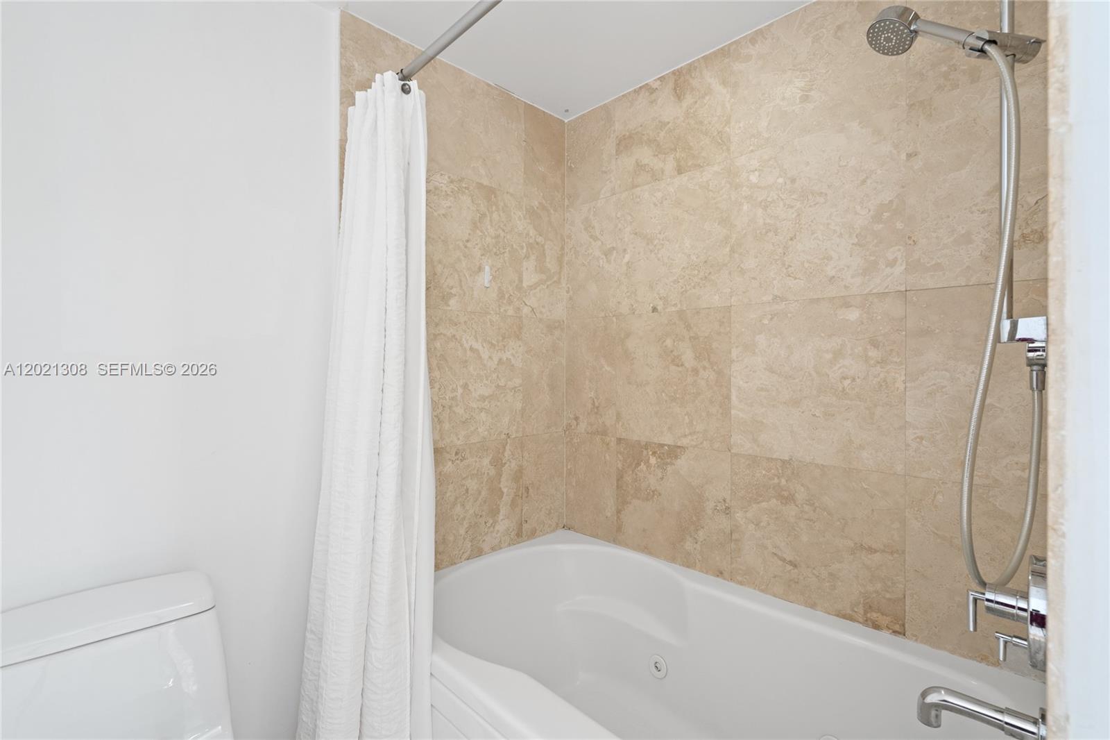41 Southeast 5th Street, Unit 1609 Miami, FL 33131 - Photo 25 of 41