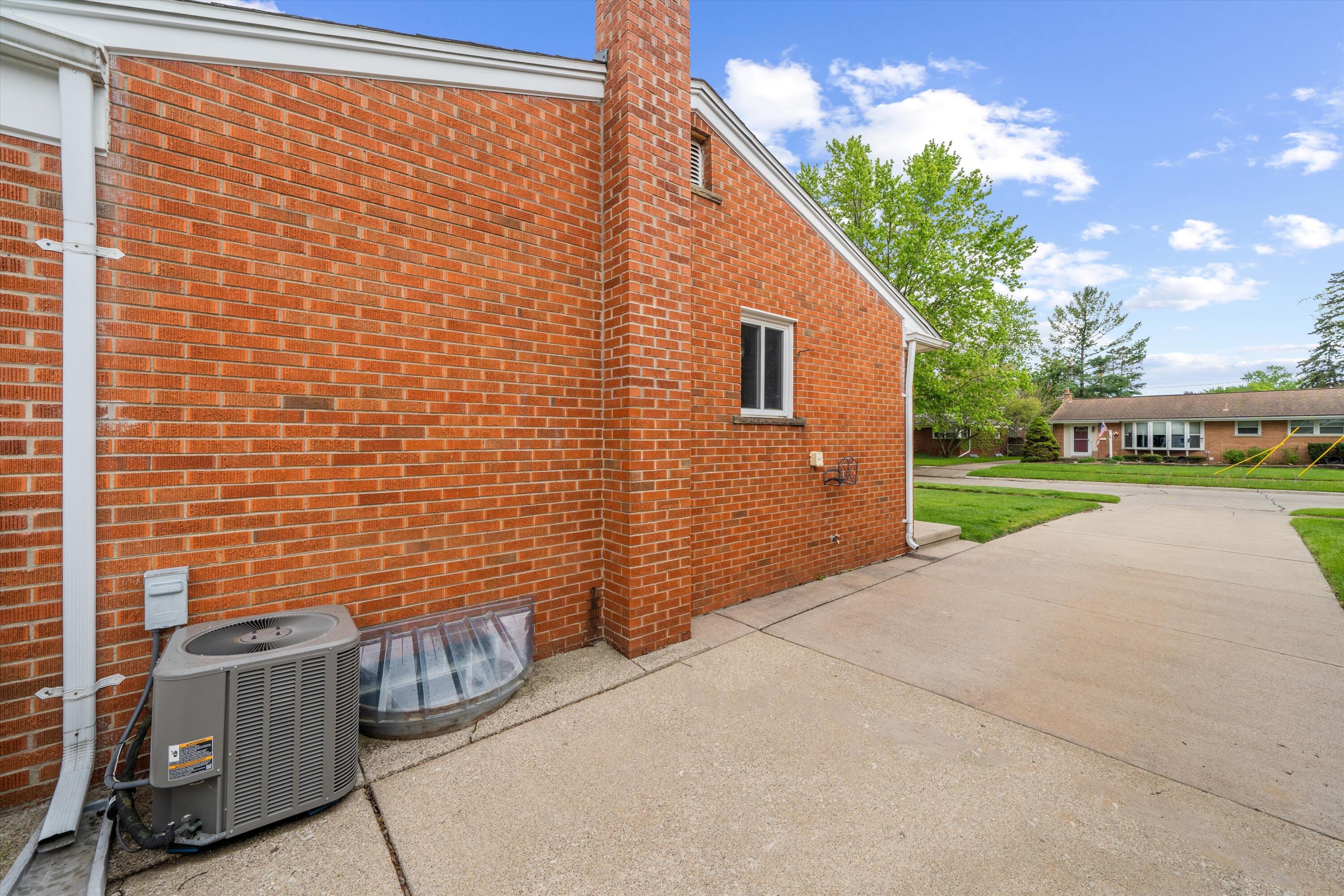 36753 Greenbush Road Wayne, MI 48184 - Photo 42 of 54 43-DSC09751