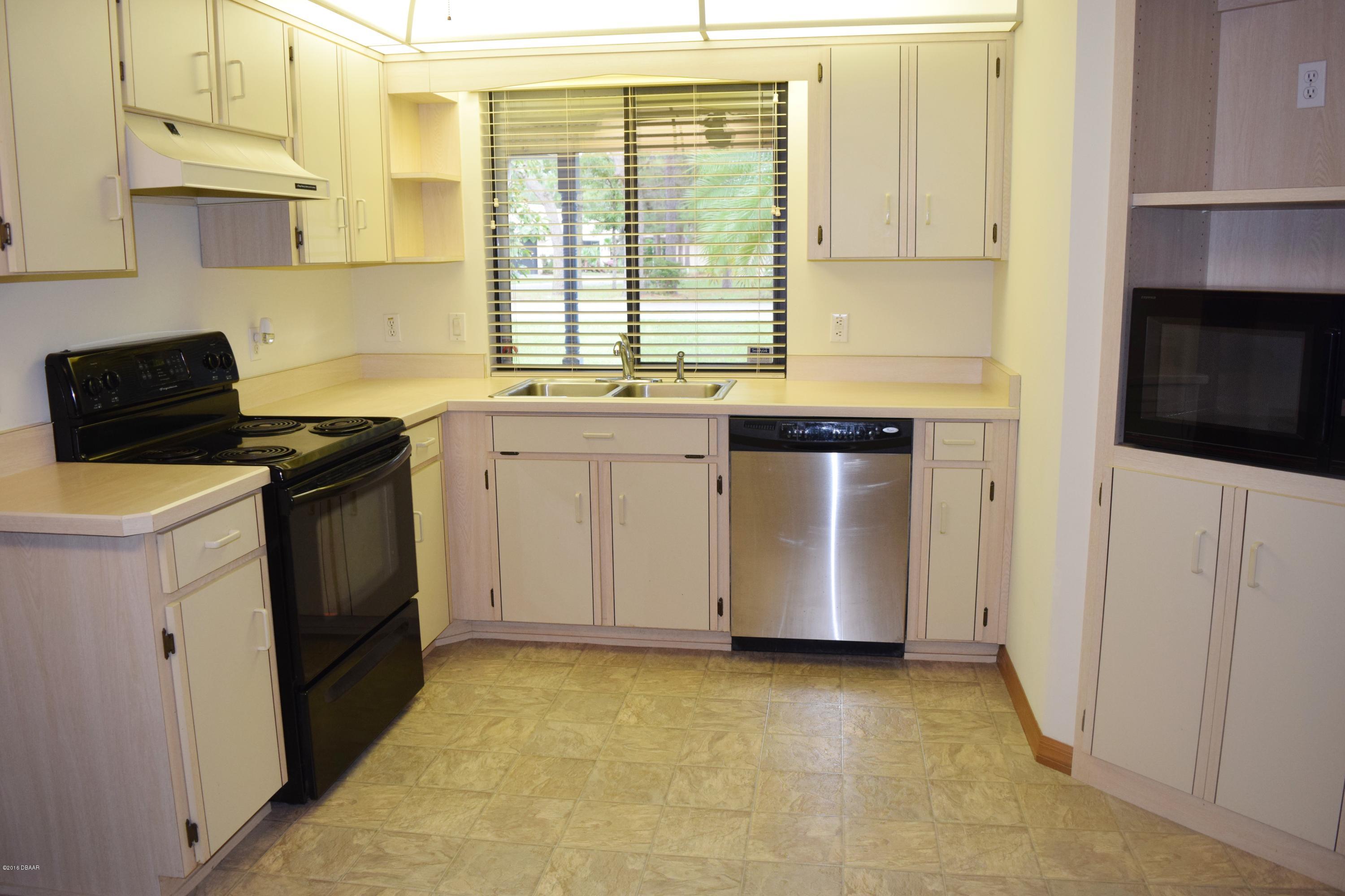 104 Rustic Pond Road Port Orange, FL 32128 - Photo 4 of 17 Kitchen