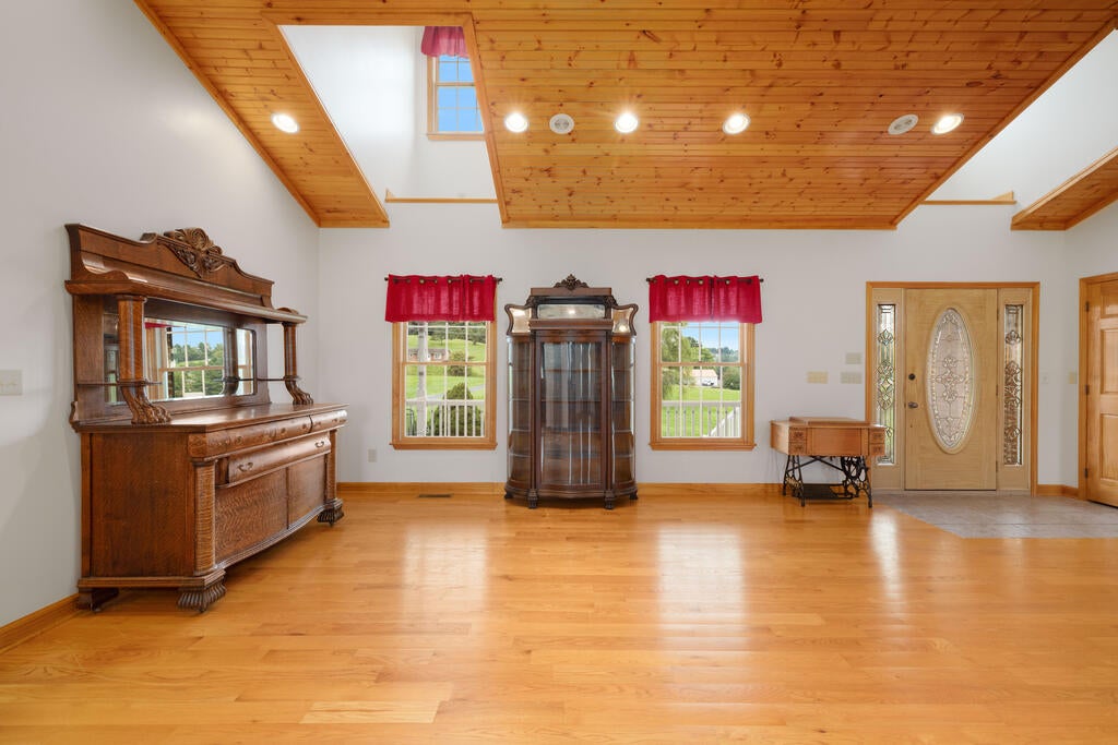 206 Valley Road Saltville, VA 24370 - Photo 32 of 90 Gallery Image 32