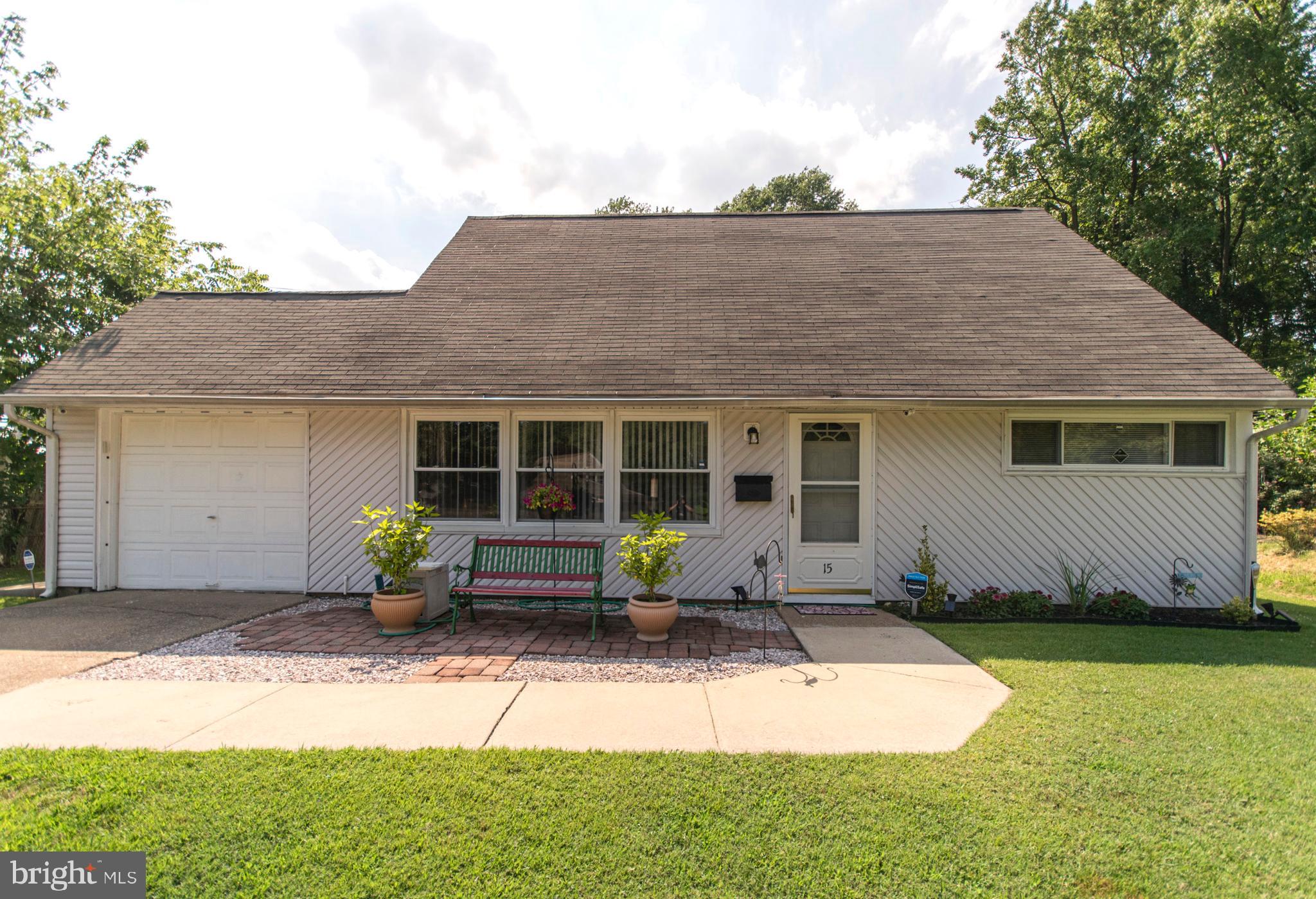 15 Peppermint Road Levittown, PA 19056 - Photo 2 of 24 Gallery Image 2