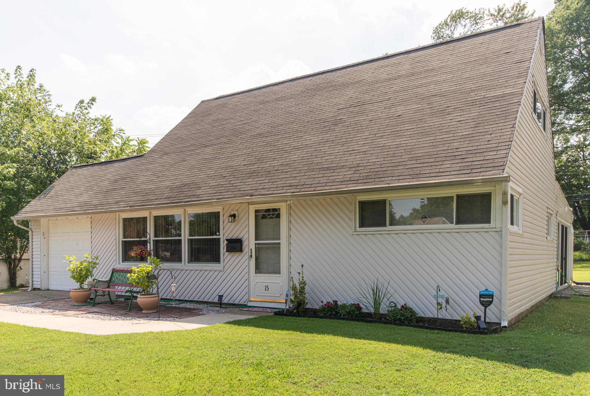 15 Peppermint Road Levittown, PA 19056 - Photo 3 of 24 Gallery Image 3