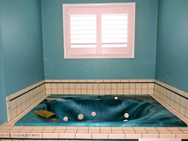 248 Pin Oak Road Stroudsburg, PA 18360 - Photo 22 of 33