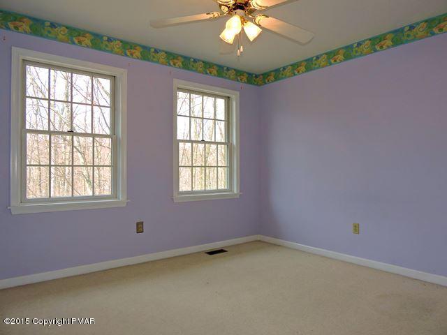 248 Pin Oak Road Stroudsburg, PA 18360 - Photo 23 of 33 an empty room with a window