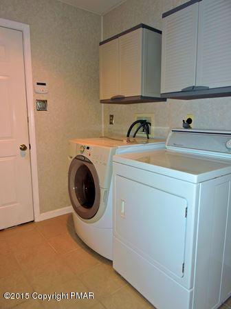 248 Pin Oak Road Stroudsburg, PA 18360 - Photo 29 of 33 a utility room with dryer and washer