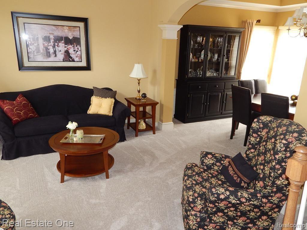 1695 Devonwood Drive Rochester, MI 48306 - Photo 11 of 37 living.dining