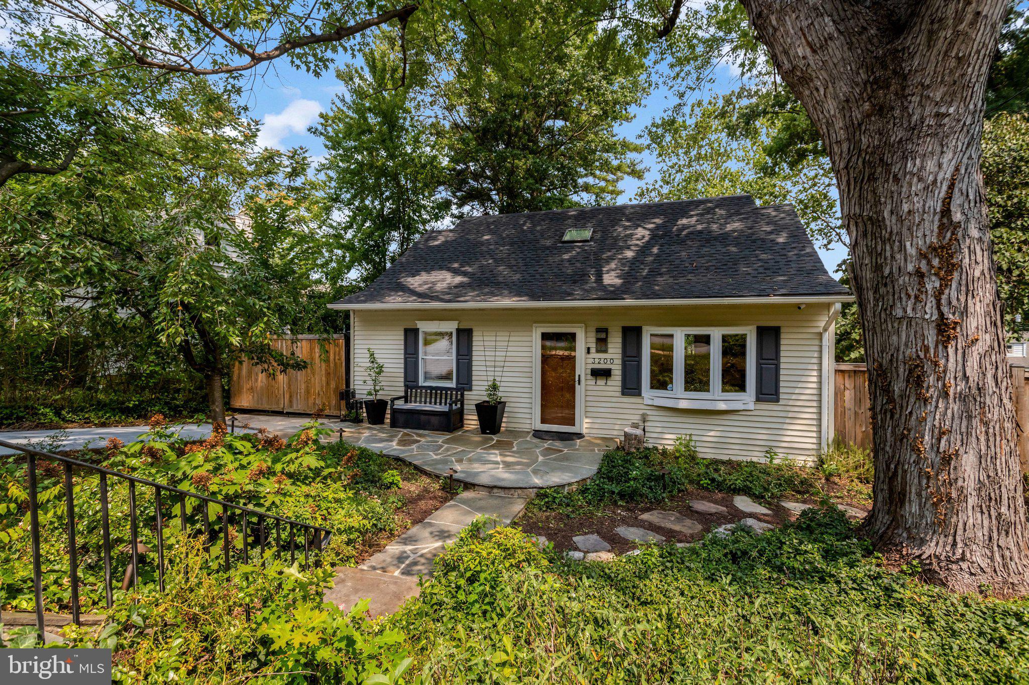 3200 Burgundy Road Alexandria, VA 22303 - Photo 3 of 89 Super Home Warranty Company Certified Home