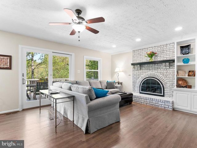 $845,000 | 1281 Auburn Grove Lane, Reston, VA 20194