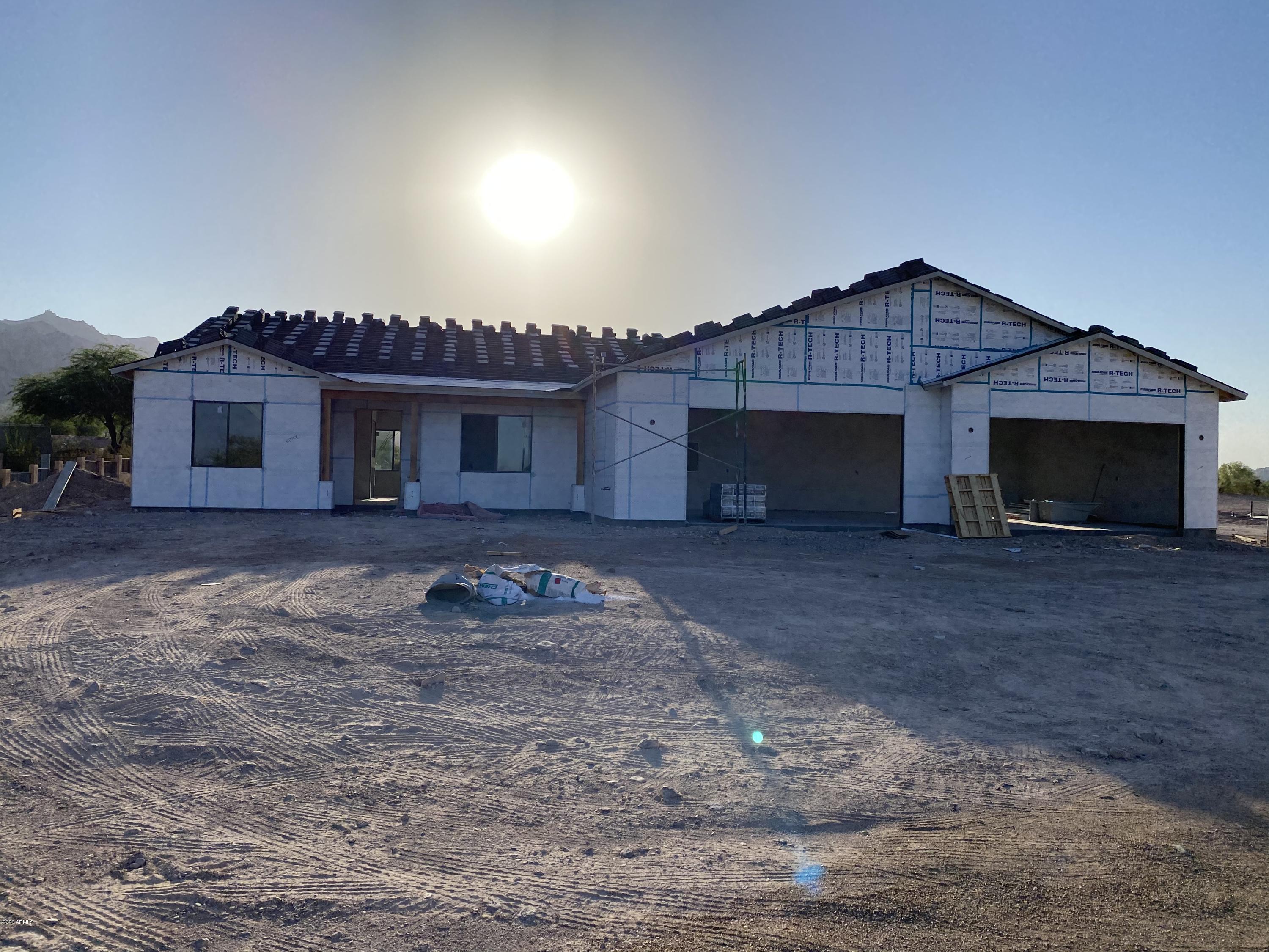 579 South Moon Road Apache Junction, AZ 85119 - Photo 2 of 23 Front
