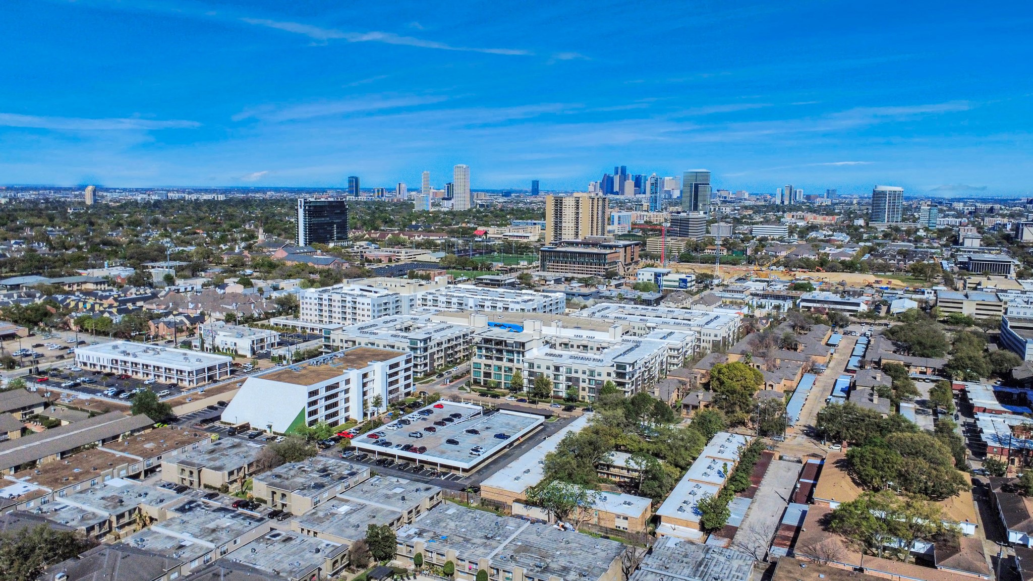3224 Timmons Lane, Unit 168 Houston, TX 77027 - Photo 33 of 36 a view of a city