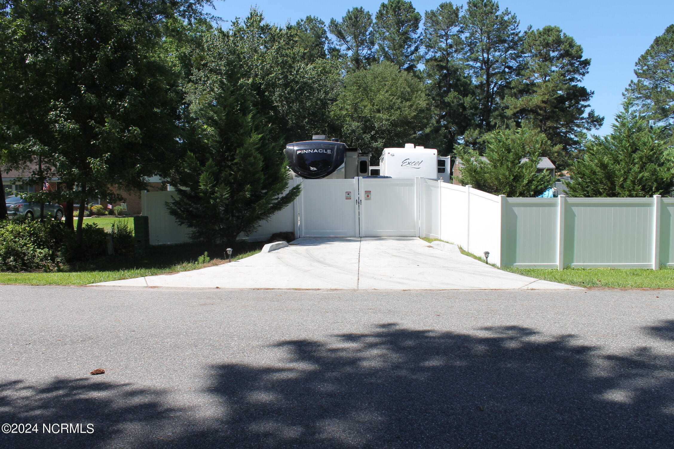 116 Whipperwill Lane Hallsboro, NC 28442 - Photo 6 of 21 IMG_2252