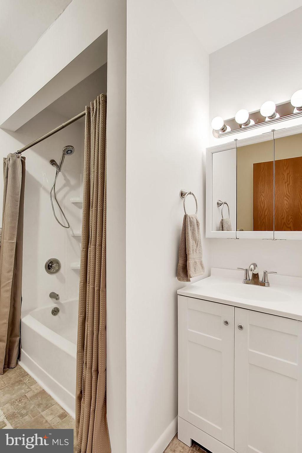 5 Winding Way Lititz, PA 17543 - Photo 14 of 24 Half Bath
