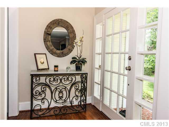 1129 South Wendover Road Charlotte, NC 28211 - Photo 2 of 16 Gallery Image 2