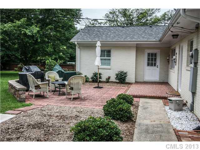 1129 South Wendover Road Charlotte, NC 28211 - Photo 14 of 16 Gallery Image 14