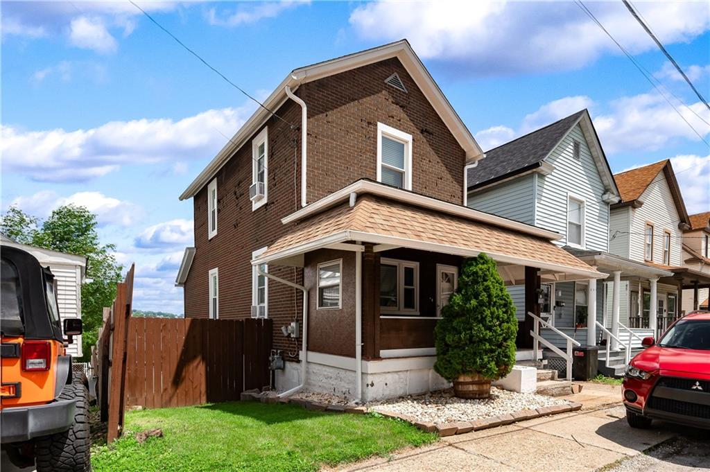 109 Hickory Street Butler, PA 16001 - Photo 2 of 29