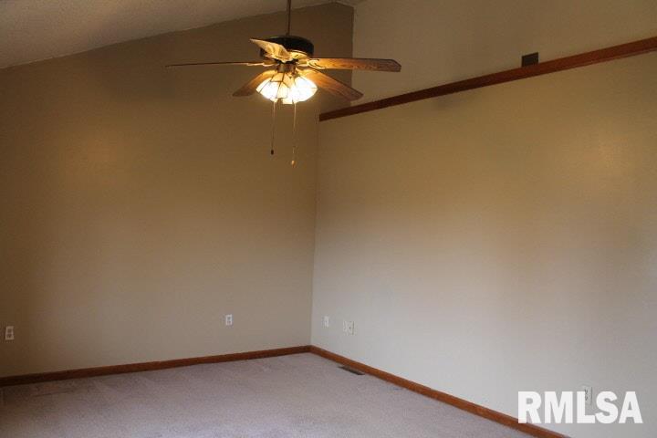 12010 Norman Road Marion, IL 62959 - Photo 8 of 16 Gallery Image 8