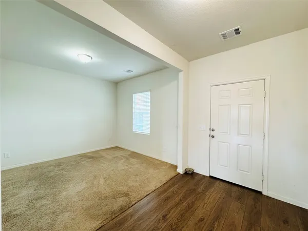 $2,300 | 1013 Pitch Pine, Brookshire, TX 77423