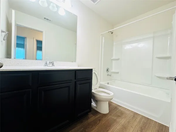 $2,300 | 1013 Pitch Pine, Brookshire, TX 77423