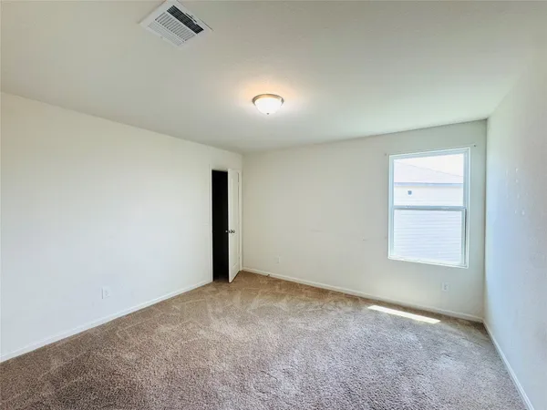 $2,300 | 1013 Pitch Pine, Brookshire, TX 77423