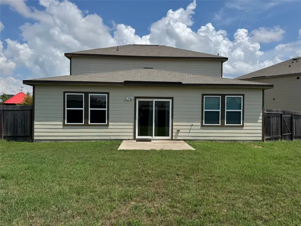 $2,300 | 1013 Pitch Pine, Brookshire, TX 77423