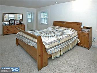29 Johns Road Cheltenham, PA 19012 - Photo 3 of 12 Gallery Image 3