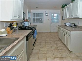 29 Johns Road Cheltenham, PA 19012 - Photo 8 of 12 Gallery Image 8