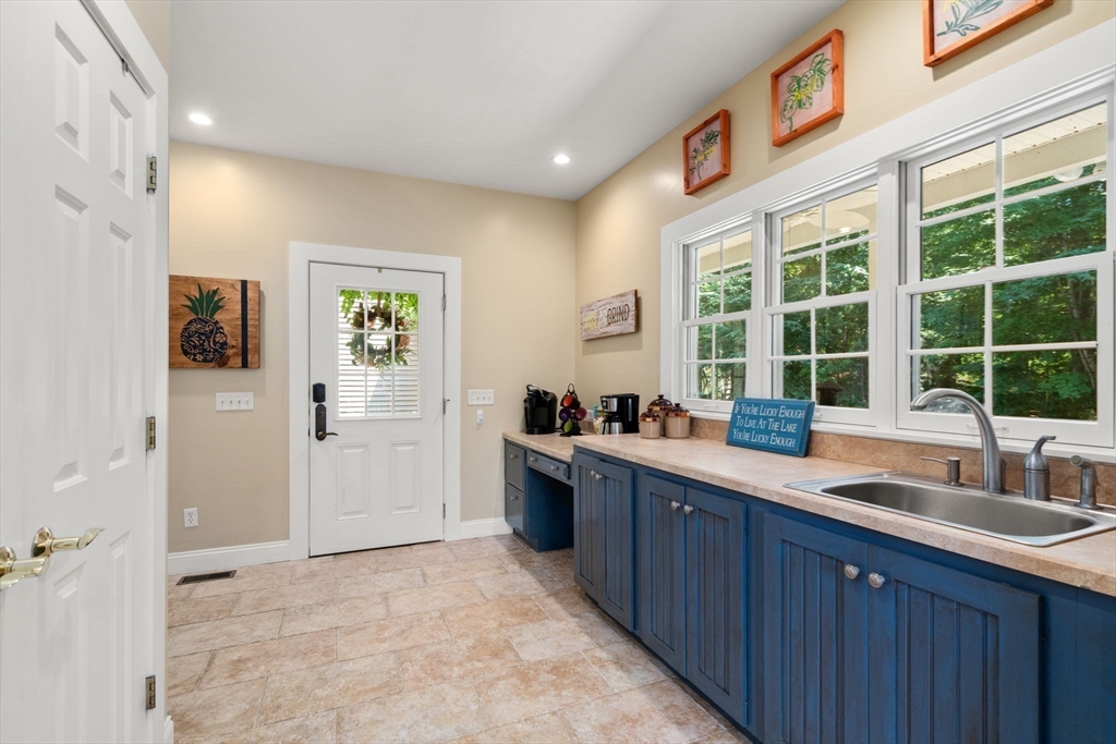 430 Mashapaug Road Holland, MA 01521 - Photo 21 of 38 Gallery Image 21