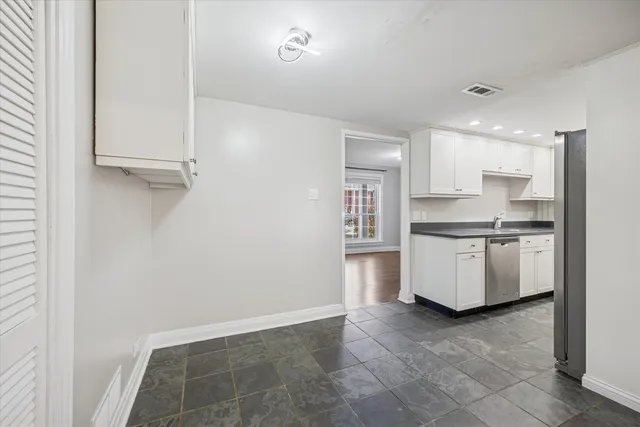 $499,999 | 5731 Sutton Place, Hinsdale, IL 60521