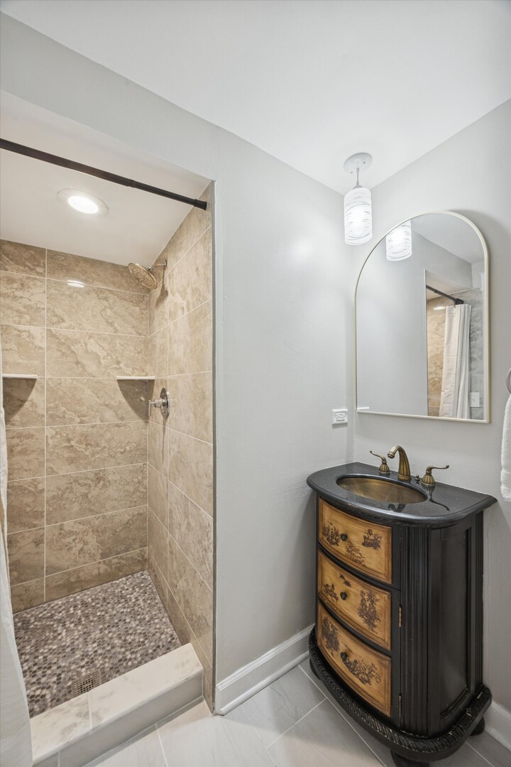 5731 Sutton Place Hinsdale, IL 60521 - Photo 6 of 18