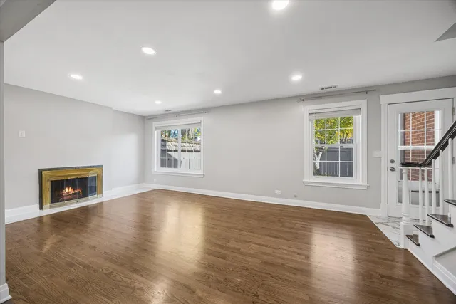 $499,999 | 5731 Sutton Place, Hinsdale, IL 60521