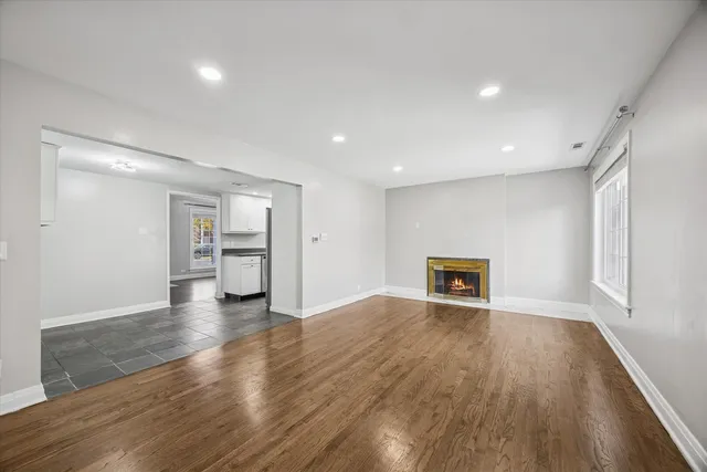 $499,999 | 5731 Sutton Place, Hinsdale, IL 60521