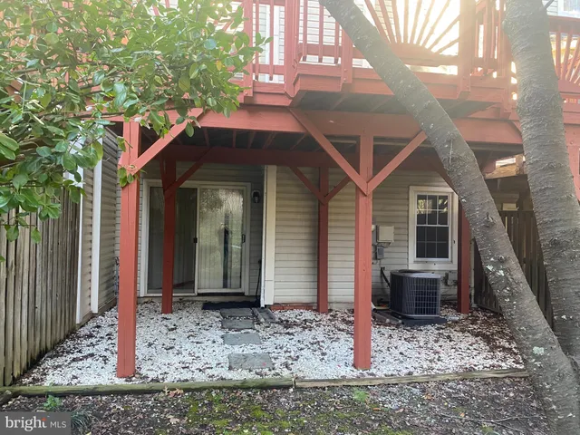 $2,900 | 6413 Knapsack Lane, Centreville, VA 20121