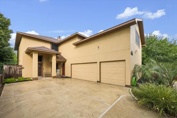 $535,000 | 3040 Bayshore Drive, Bacliff, TX 77518