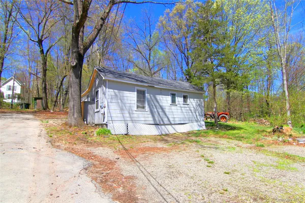 $1,800 | 35 Glanhope Road, Unit 18, Hopewell Junction, NY 12533