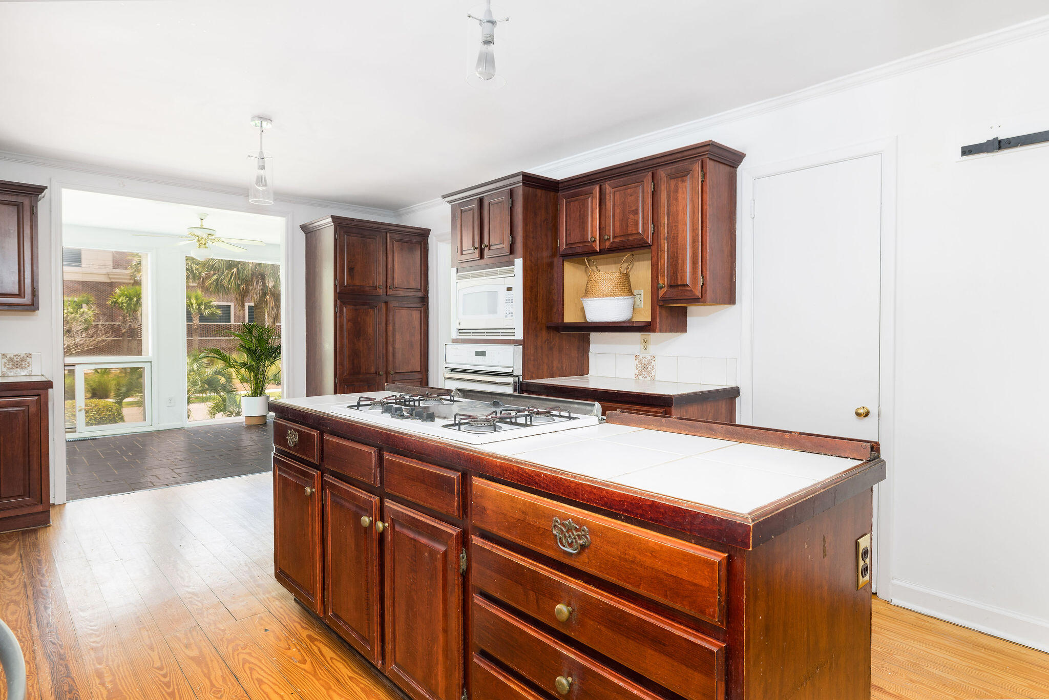 2 Canal Street Charleston, SC 29401 - Photo 14 of 35 Open Kitchen