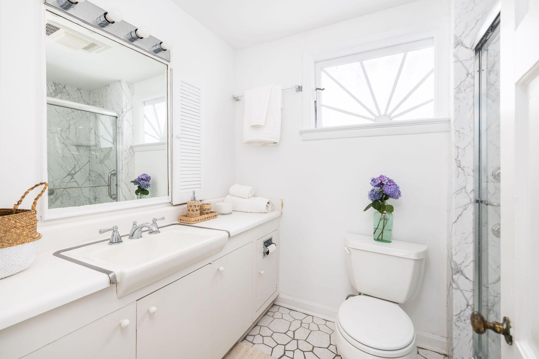 2 Canal Street Charleston, SC 29401 - Photo 23 of 35 Guest Bathroom