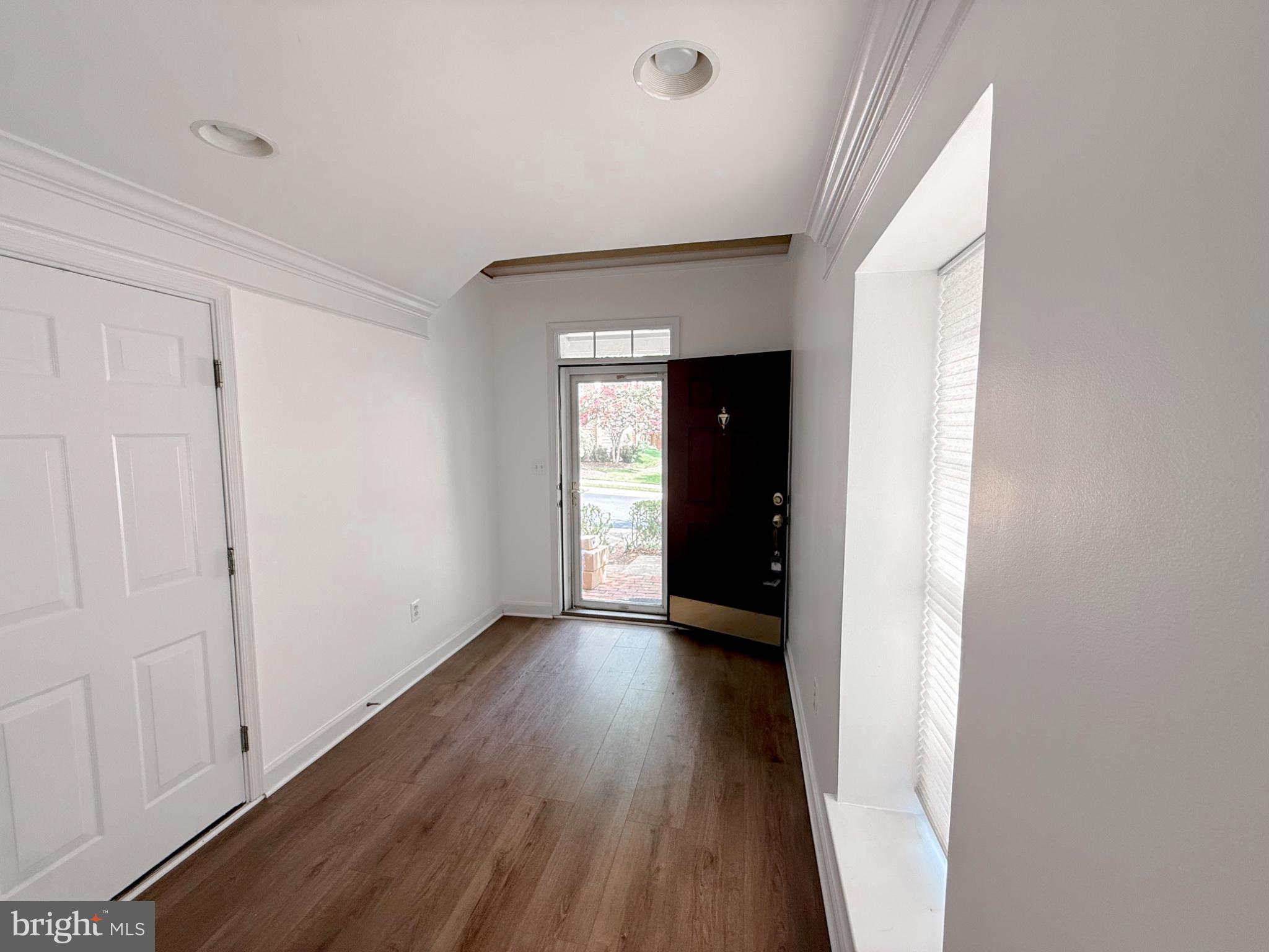 4228 Lower Drive Fairfax, VA 22030 - Photo 4 of 39 Gallery Image 4