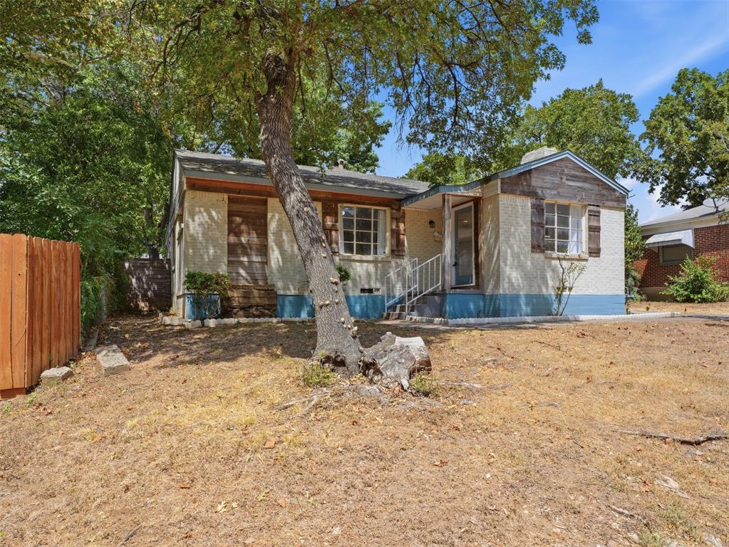 911 Reverchon Drive Dallas, TX 75211 - Photo 1 of 22 Gallery Image 1