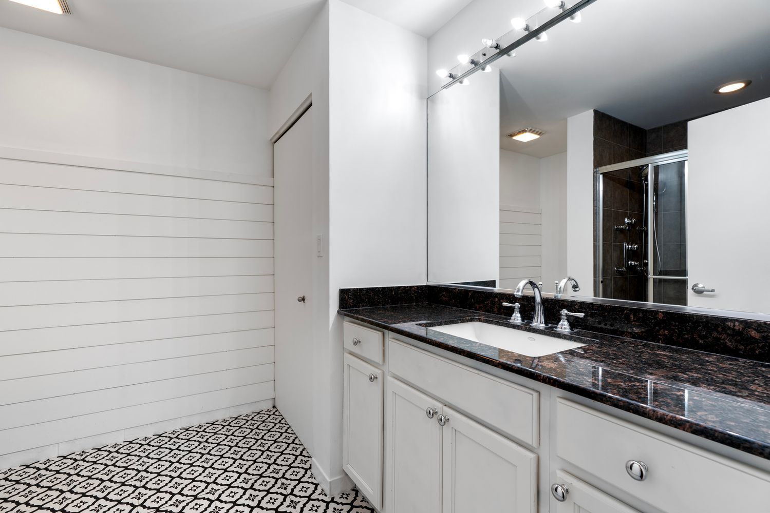 1001 West 15th Street, Unit 318 Chicago, IL 60608 - Photo 9 of 32