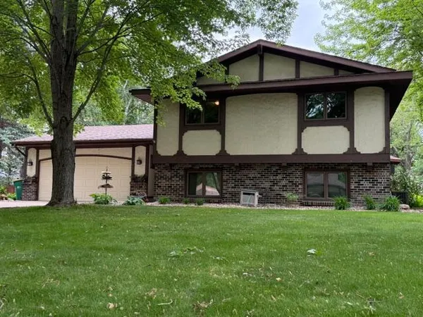 $369,888 | 725 South Gilman Avenue, Litchfield, MN 55355