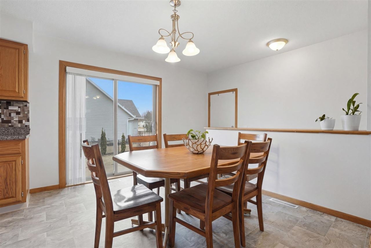 890 Prairie Ridge Road North Liberty, IA 52317 - Photo 12 of 59 Gallery Image 12