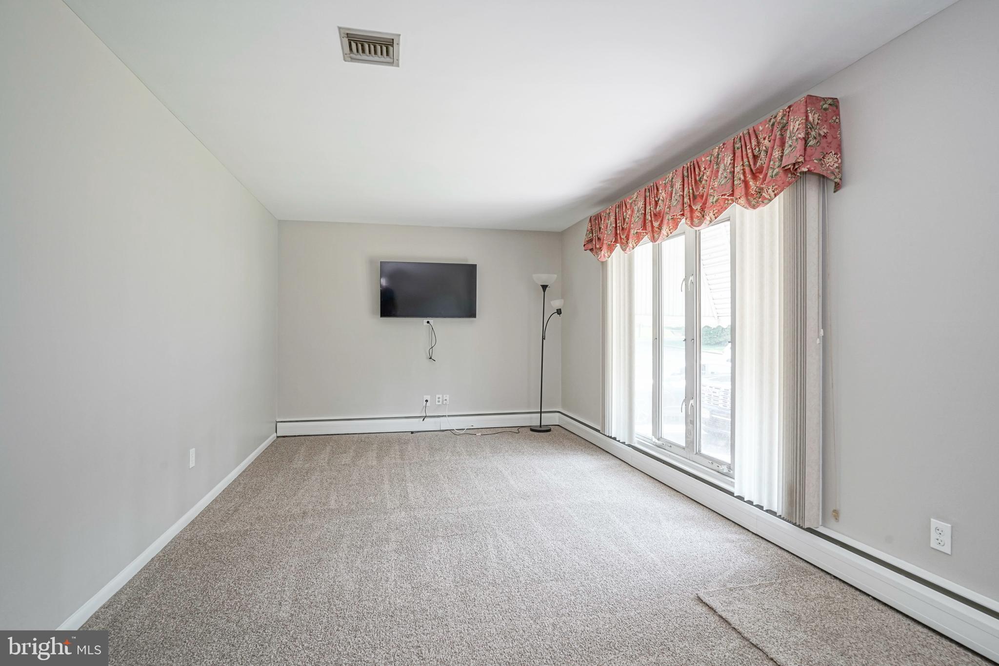 27 West Rodgers Street Ridley Park, PA 19078 - Photo 6 of 31 Gallery Image 6