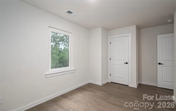 $1,675 | 420 17th Street Northwest, Hickory, NC 28601