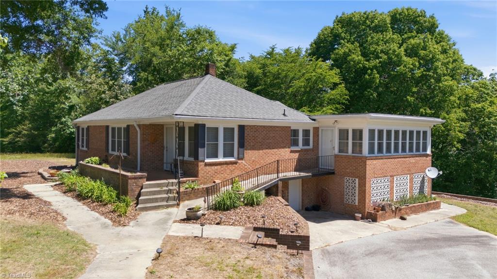 723 Haynes Road Thomasville, NC 27360 - Photo 4 of 47