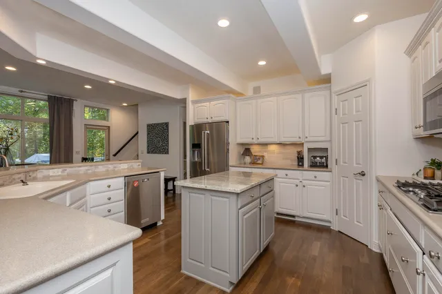 $799,900 | 2978 Creek Edge Court, Holland, MI 49424