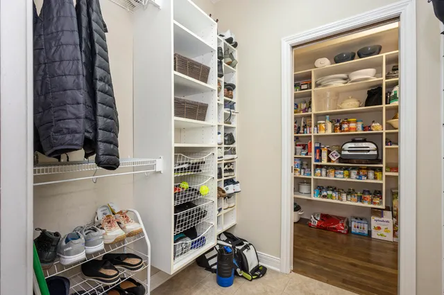 $799,900 | 2978 Creek Edge Court, Holland, MI 49424