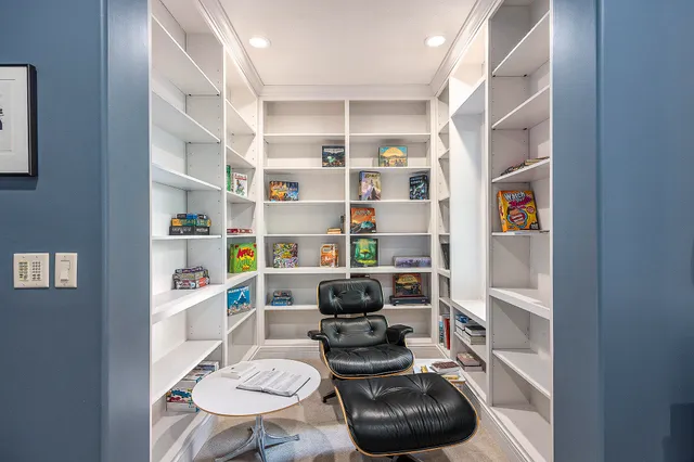 $799,900 | 2978 Creek Edge Court, Holland, MI 49424