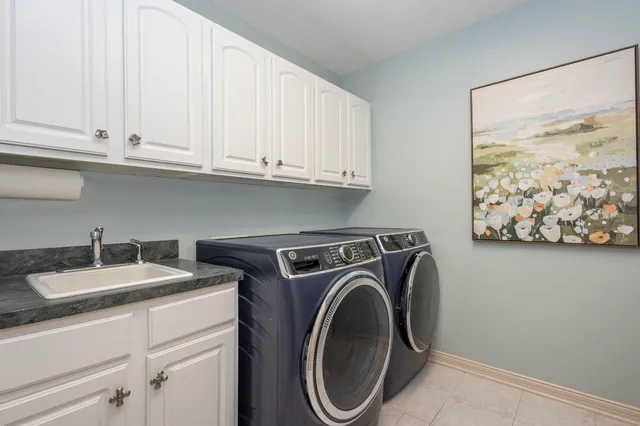 $799,900 | 2978 Creek Edge Court, Holland, MI 49424